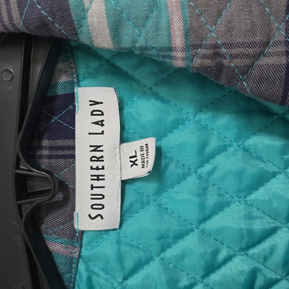 Southern Lady Teal & Plaid Quilted zip up vest w/ pockets. XL - Picture 3 of 6